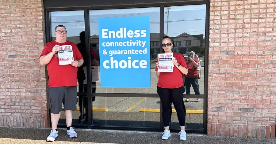 AT&T Leafleting to Support Southeast Strikers